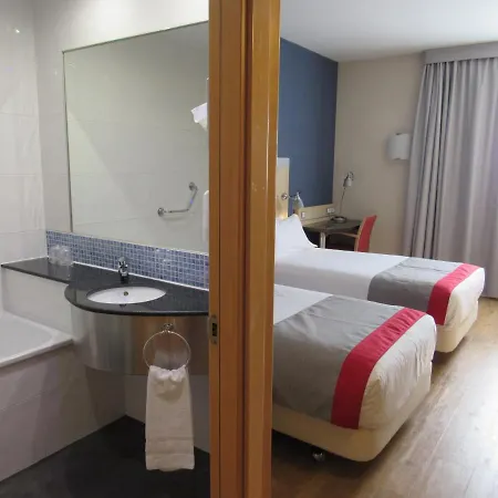 מלון Express Sant Cugat By Ihg 3*