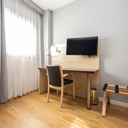 מלון Express Sant Cugat By Ihg סנט קוגאט דל ואייס