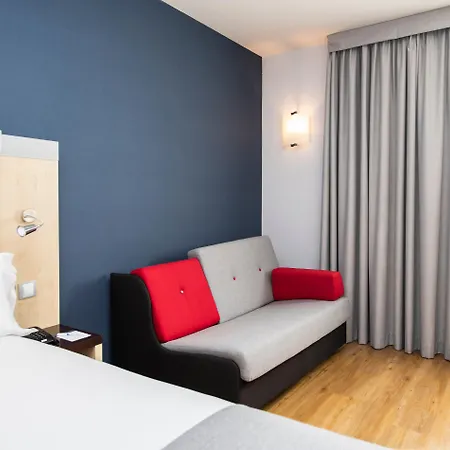 Express Sant Cugat By Ihg מלון