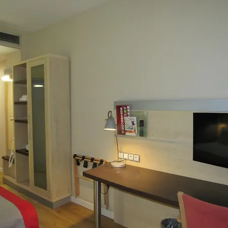מלון Express Sant Cugat By Ihg סנט קוגאט דל ואייס